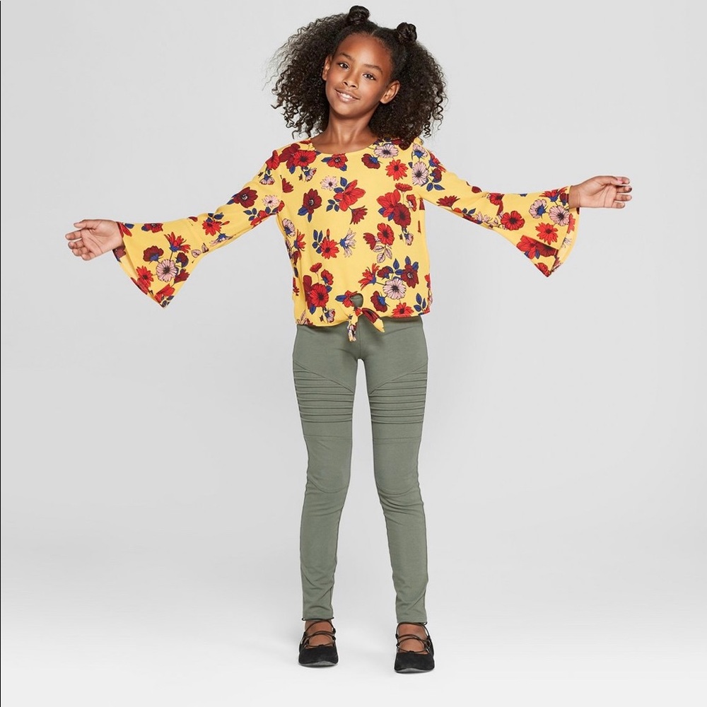 🆕 | Woven Front Tie Long Bell Sleeve Top